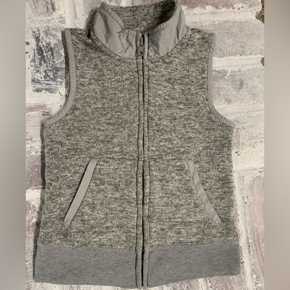 Grey TODDLER CREWCUTS vest. Size 3 so cute!